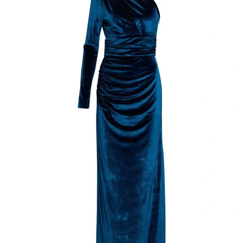 Velvet Gown - Rebecca Vallance - Picture 5 of 6